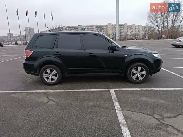 Черный Субару Форестер, объемом двигателя 2 л и пробегом 270 тыс. км за 8250 $, фото 5 на Automoto.ua