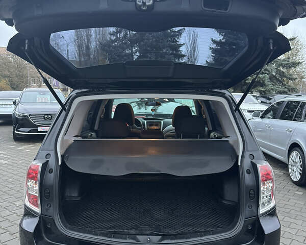 Черный Субару Форестер, объемом двигателя 1.99 л и пробегом 180 тыс. км за 7200 $, фото 7 на Automoto.ua