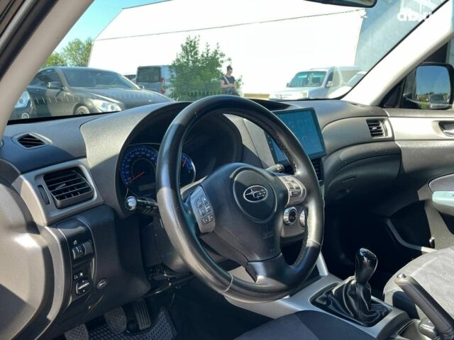Чорний Субару Forester, об'ємом двигуна 2 л та пробігом 215 тис. км за 9590 $, фото 33 на Automoto.ua