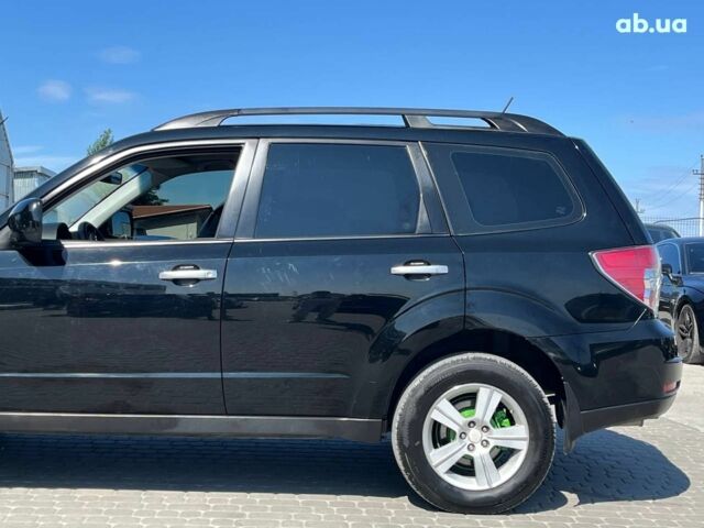 Чорний Субару Forester, об'ємом двигуна 2 л та пробігом 215 тис. км за 9590 $, фото 43 на Automoto.ua