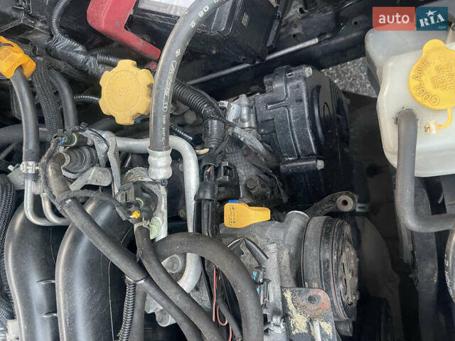 Черный Субару Форестер, объемом двигателя 2.46 л и пробегом 215 тыс. км за 8700 $, фото 13 на Automoto.ua