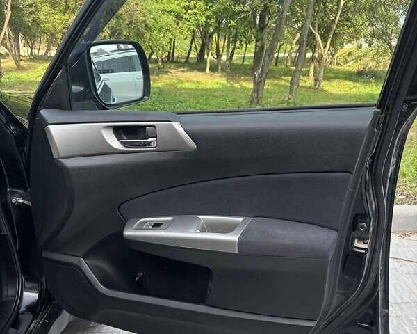 Чорний Субару Forester, об'ємом двигуна 2.46 л та пробігом 297 тис. км за 9300 $, фото 14 на Automoto.ua