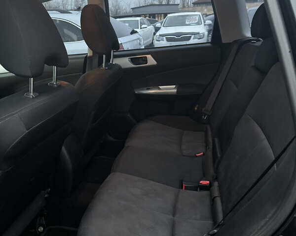 Черный Субару Форестер, объемом двигателя 1.99 л и пробегом 180 тыс. км за 7200 $, фото 13 на Automoto.ua