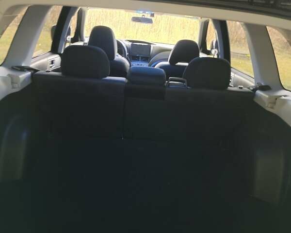 Черный Субару Форестер, объемом двигателя 2 л и пробегом 220 тыс. км за 8000 $, фото 3 на Automoto.ua