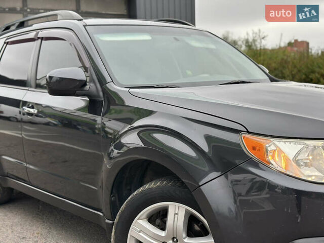 Черный Субару Форестер, объемом двигателя 2.5 л и пробегом 271 тыс. км за 7450 $, фото 5 на Automoto.ua