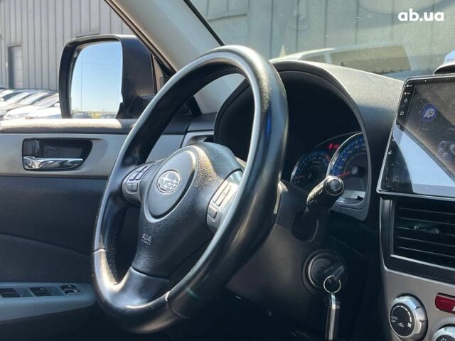 Чорний Субару Forester, об'ємом двигуна 2 л та пробігом 215 тис. км за 9590 $, фото 1 на Automoto.ua