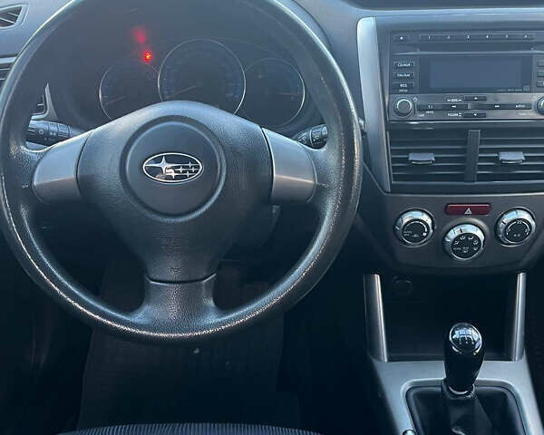 Черный Субару Форестер, объемом двигателя 2 л и пробегом 192 тыс. км за 7600 $, фото 10 на Automoto.ua