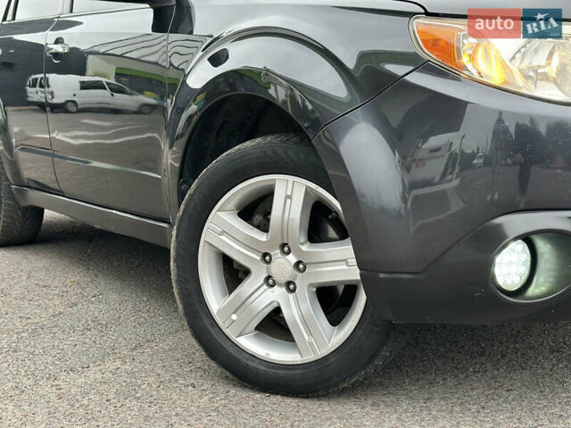 Черный Субару Форестер, объемом двигателя 2.5 л и пробегом 271 тыс. км за 7450 $, фото 6 на Automoto.ua