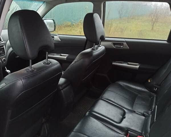Чорний Субару Forester, об'ємом двигуна 1.99 л та пробігом 161 тис. км за 9000 $, фото 6 на Automoto.ua