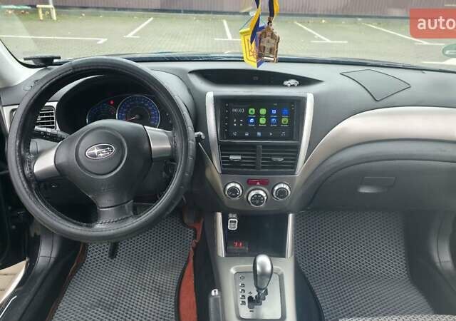 Чорний Субару Forester, об'ємом двигуна 1.99 л та пробігом 172 тис. км за 9999 $, фото 24 на Automoto.ua