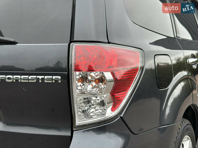 Черный Субару Форестер, объемом двигателя 2.5 л и пробегом 271 тыс. км за 7450 $, фото 31 на Automoto.ua