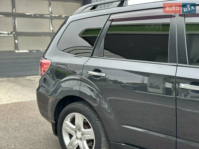 Черный Субару Форестер, объемом двигателя 2.5 л и пробегом 271 тыс. км за 7450 $, фото 9 на Automoto.ua