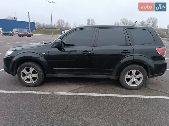 Черный Субару Форестер, объемом двигателя 2 л и пробегом 270 тыс. км за 8250 $, фото 1 на Automoto.ua