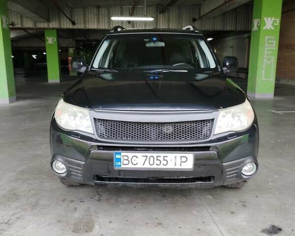 Черный Субару Форестер, объемом двигателя 2 л и пробегом 220 тыс. км за 8000 $, фото 4 на Automoto.ua