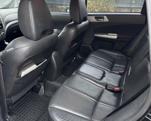 Черный Субару Форестер, объемом двигателя 2.5 л и пробегом 370 тыс. км за 8750 $, фото 11 на Automoto.ua