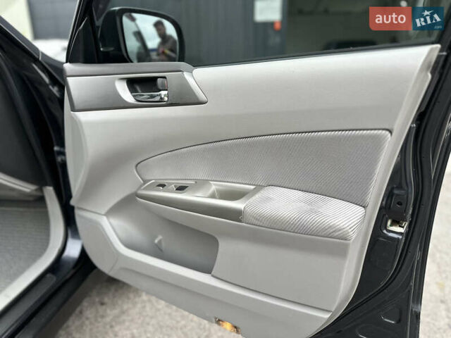 Черный Субару Форестер, объемом двигателя 2.5 л и пробегом 271 тыс. км за 7450 $, фото 71 на Automoto.ua