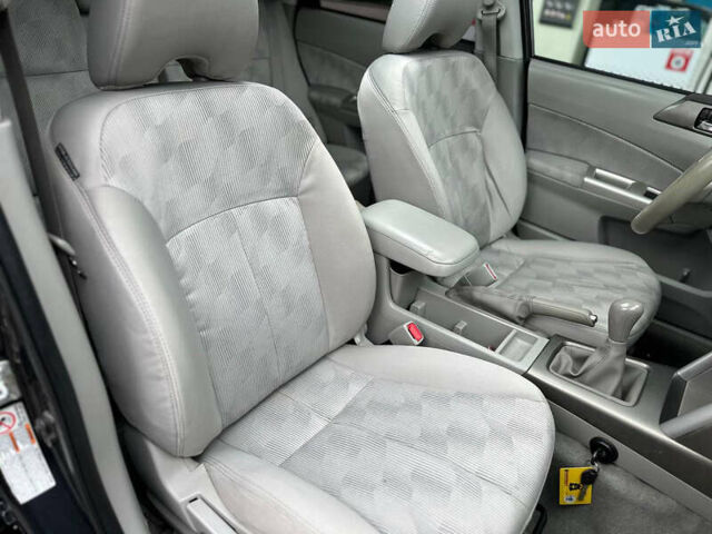 Чорний Субару Forester, об'ємом двигуна 2.5 л та пробігом 271 тис. км за 6950 $, фото 78 на Automoto.ua