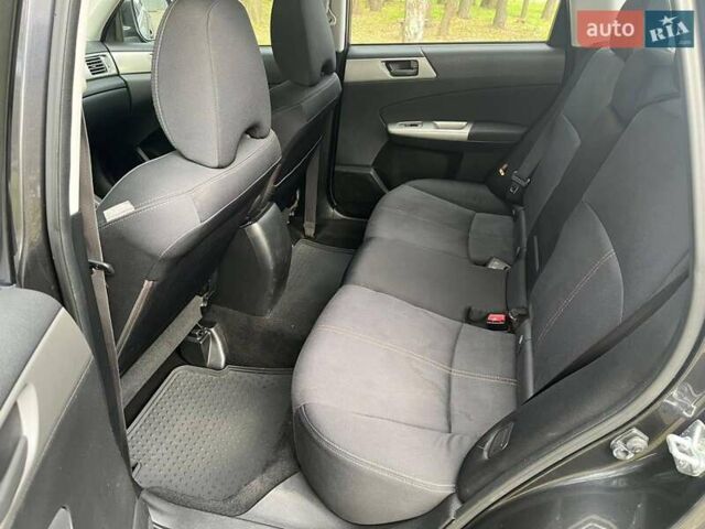 Чорний Субару Forester, об'ємом двигуна 1.99 л та пробігом 273 тис. км за 6550 $, фото 13 на Automoto.ua