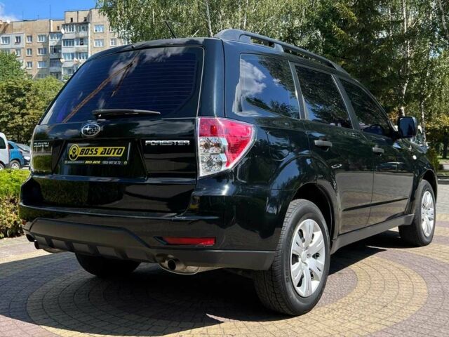 Чорний Субару Forester, об'ємом двигуна 2 л та пробігом 40 тис. км за 14190 $, фото 6 на Automoto.ua