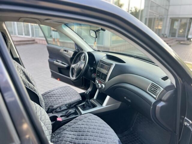 Чорний Субару Forester, об'ємом двигуна 2 л та пробігом 216 тис. км за 7800 $, фото 6 на Automoto.ua