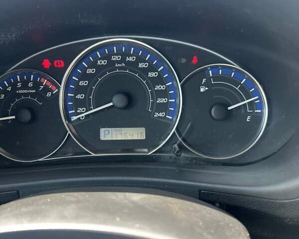 Черный Субару Форестер, объемом двигателя 1.99 л и пробегом 176 тыс. км за 9300 $, фото 5 на Automoto.ua