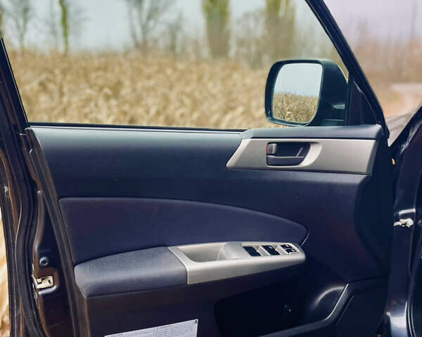 Черный Субару Форестер, объемом двигателя 2 л и пробегом 300 тыс. км за 5150 $, фото 12 на Automoto.ua