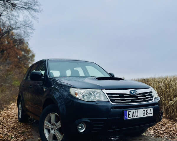 Черный Субару Форестер, объемом двигателя 2 л и пробегом 300 тыс. км за 5150 $, фото 2 на Automoto.ua