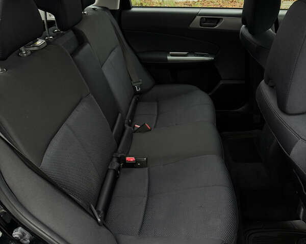 Черный Субару Форестер, объемом двигателя 1.99 л и пробегом 225 тыс. км за 9300 $, фото 24 на Automoto.ua