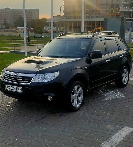 Чорний Субару Forester, об'ємом двигуна 2 л та пробігом 145 тис. км за 10000 $, фото 1 на Automoto.ua