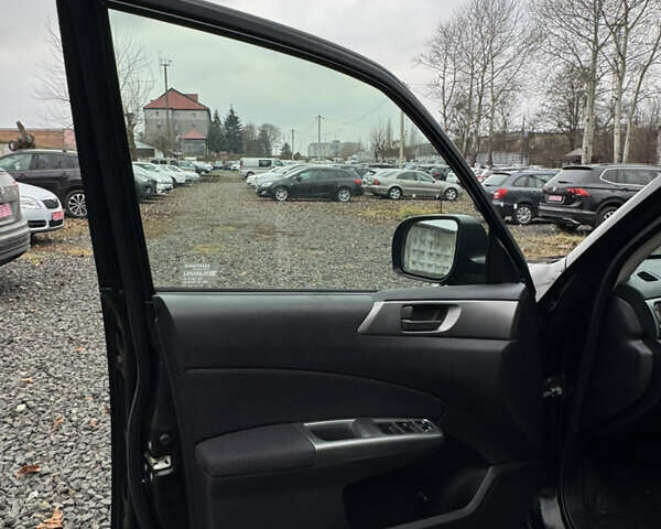 Черный Субару Форестер, объемом двигателя 1.99 л и пробегом 225 тыс. км за 9300 $, фото 18 на Automoto.ua