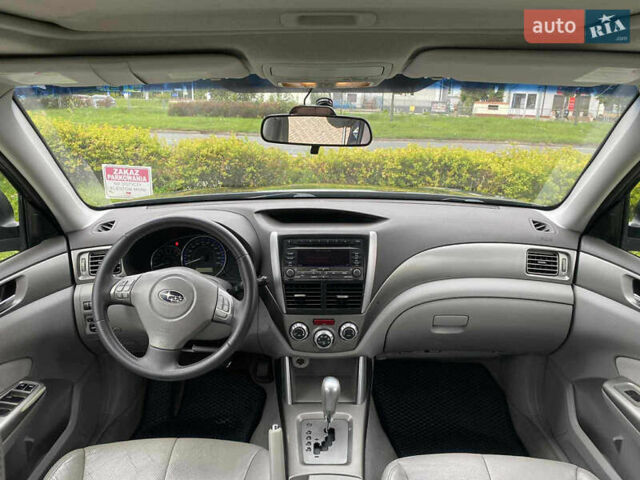 Черный Субару Форестер, объемом двигателя 2 л и пробегом 300 тыс. км за 6200 $, фото 6 на Automoto.ua