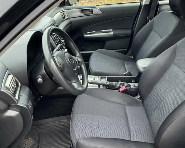 Черный Субару Форестер, объемом двигателя 1.99 л и пробегом 225 тыс. км за 9300 $, фото 20 на Automoto.ua