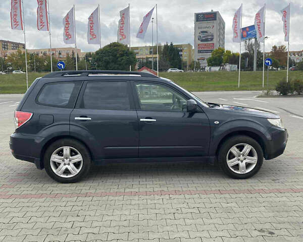 Черный Субару Форестер, объемом двигателя 2 л и пробегом 300 тыс. км за 6200 $, фото 2 на Automoto.ua