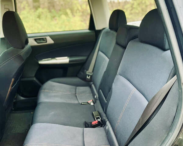 Черный Субару Форестер, объемом двигателя 2 л и пробегом 300 тыс. км за 5150 $, фото 14 на Automoto.ua