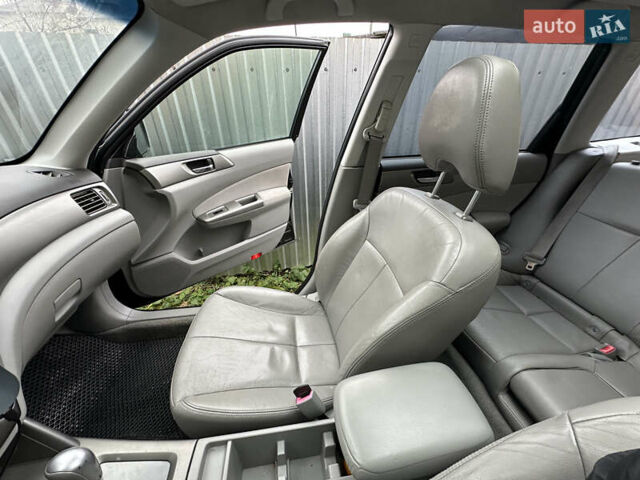 Черный Субару Форестер, объемом двигателя 1.99 л и пробегом 330 тыс. км за 7600 $, фото 15 на Automoto.ua