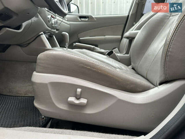 Черный Субару Форестер, объемом двигателя 1.99 л и пробегом 330 тыс. км за 7600 $, фото 17 на Automoto.ua