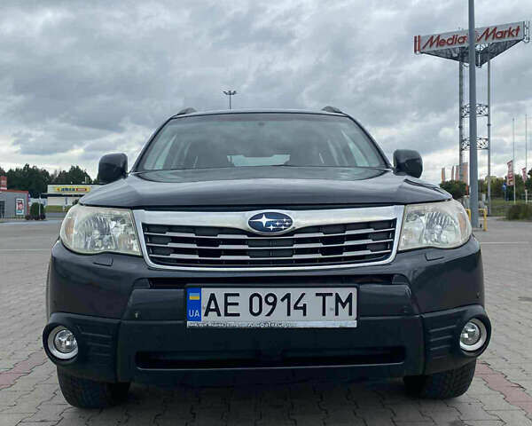 Черный Субару Форестер, объемом двигателя 2 л и пробегом 300 тыс. км за 6200 $, фото 4 на Automoto.ua