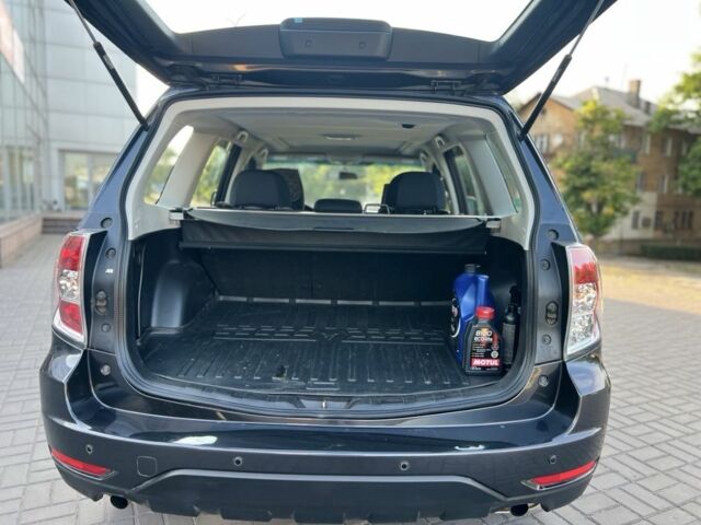 Чорний Субару Forester, об'ємом двигуна 2 л та пробігом 216 тис. км за 7800 $, фото 3 на Automoto.ua