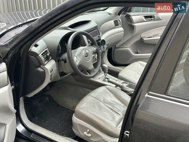 Черный Субару Форестер, объемом двигателя 1.99 л и пробегом 330 тыс. км за 7600 $, фото 8 на Automoto.ua