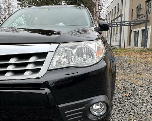 Черный Субару Форестер, объемом двигателя 1.99 л и пробегом 225 тыс. км за 9300 $, фото 4 на Automoto.ua