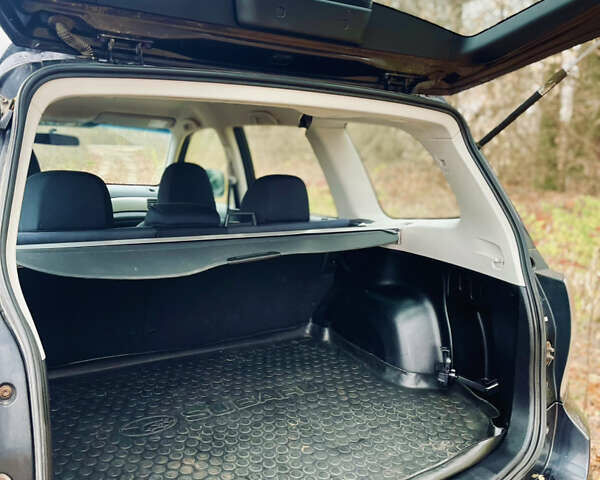 Черный Субару Форестер, объемом двигателя 2 л и пробегом 300 тыс. км за 5150 $, фото 15 на Automoto.ua