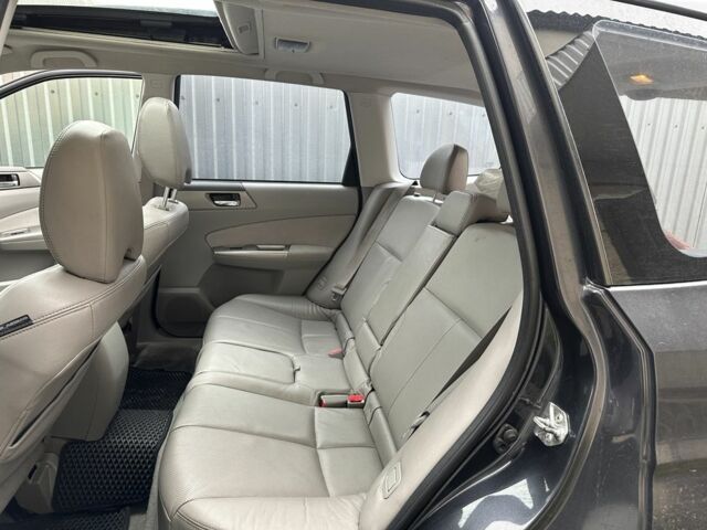 Черный Субару Форестер, объемом двигателя 2 л и пробегом 330 тыс. км за 7600 $, фото 16 на Automoto.ua