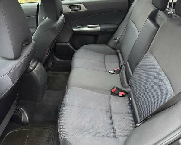 Черный Субару Форестер, объемом двигателя 1.99 л и пробегом 225 тыс. км за 9300 $, фото 21 на Automoto.ua