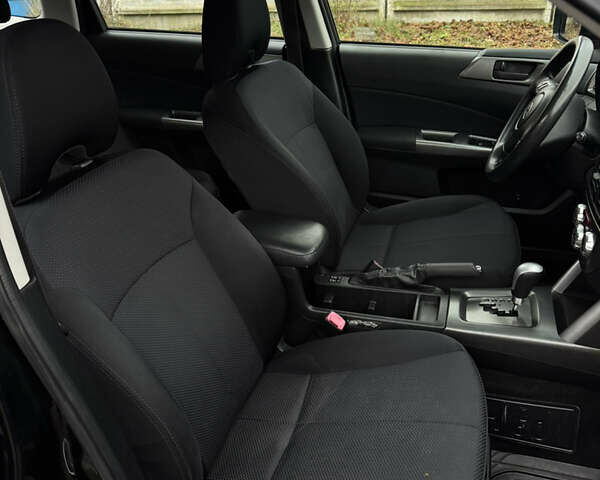 Черный Субару Форестер, объемом двигателя 1.99 л и пробегом 225 тыс. км за 9300 $, фото 26 на Automoto.ua