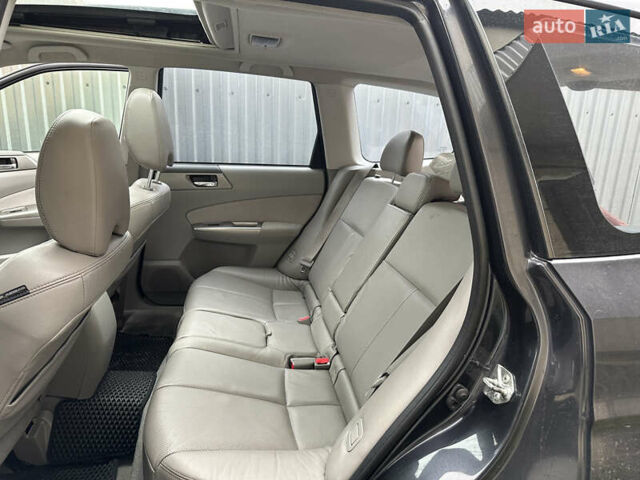 Черный Субару Форестер, объемом двигателя 1.99 л и пробегом 330 тыс. км за 7600 $, фото 16 на Automoto.ua