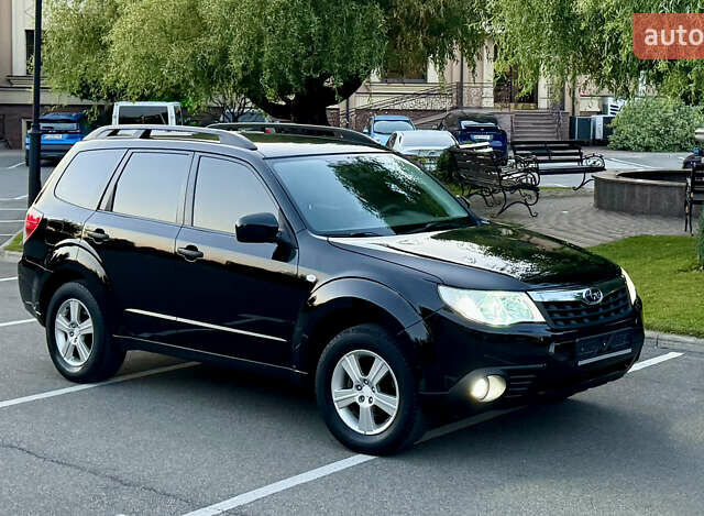 Чорний Субару Forester, об'ємом двигуна 2 л та пробігом 155 тис. км за 10800 $, фото 4 на Automoto.ua