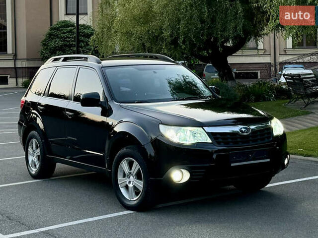 Чорний Субару Forester, об'ємом двигуна 2 л та пробігом 155 тис. км за 10800 $, фото 1 на Automoto.ua