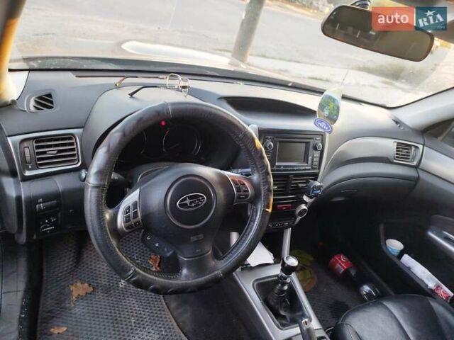 Черный Субару Форестер, объемом двигателя 2 л и пробегом 250 тыс. км за 11000 $, фото 5 на Automoto.ua