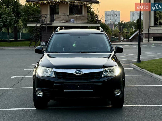 Чорний Субару Forester, об'ємом двигуна 2 л та пробігом 155 тис. км за 10800 $, фото 6 на Automoto.ua
