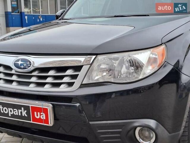 Черный Субару Форестер, объемом двигателя 2.5 л и пробегом 157 тыс. км за 9440 $, фото 3 на Automoto.ua